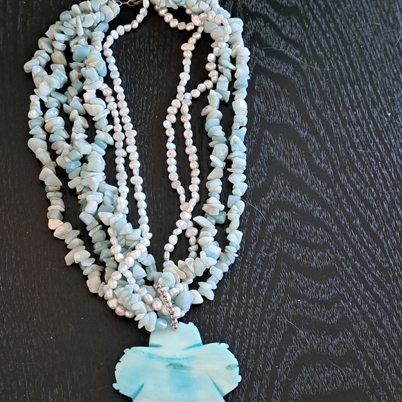 Elegant Blue Floral Pendant Necklace - Picture 2 of 4